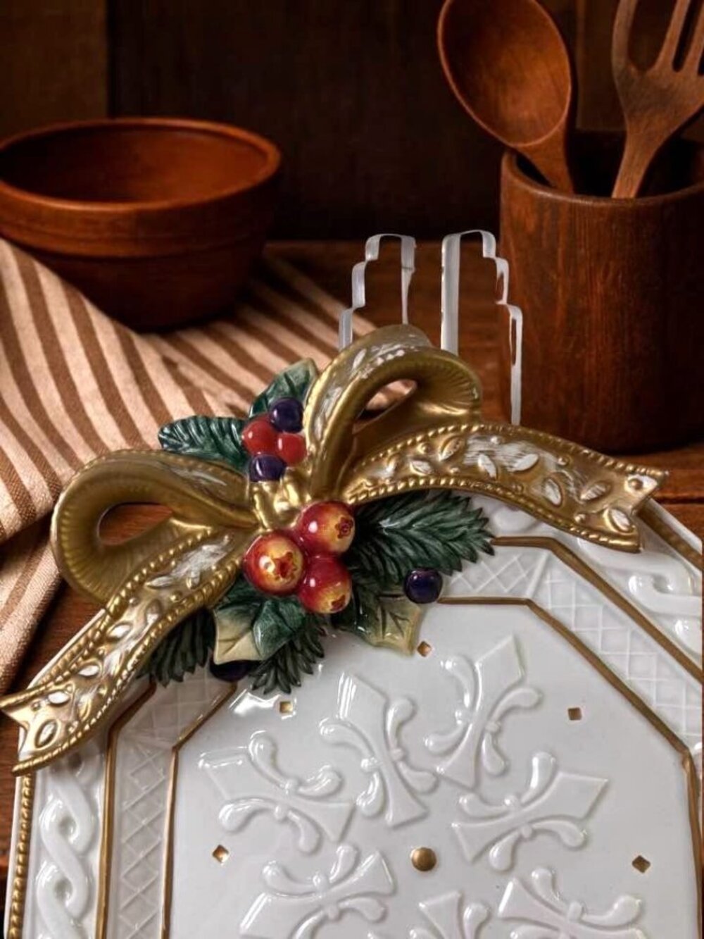 Fitz & Floyd Fine Ceramic Christmas Serving/Canape Plate Octagonal Snowy Woods - Picture 5 of 7